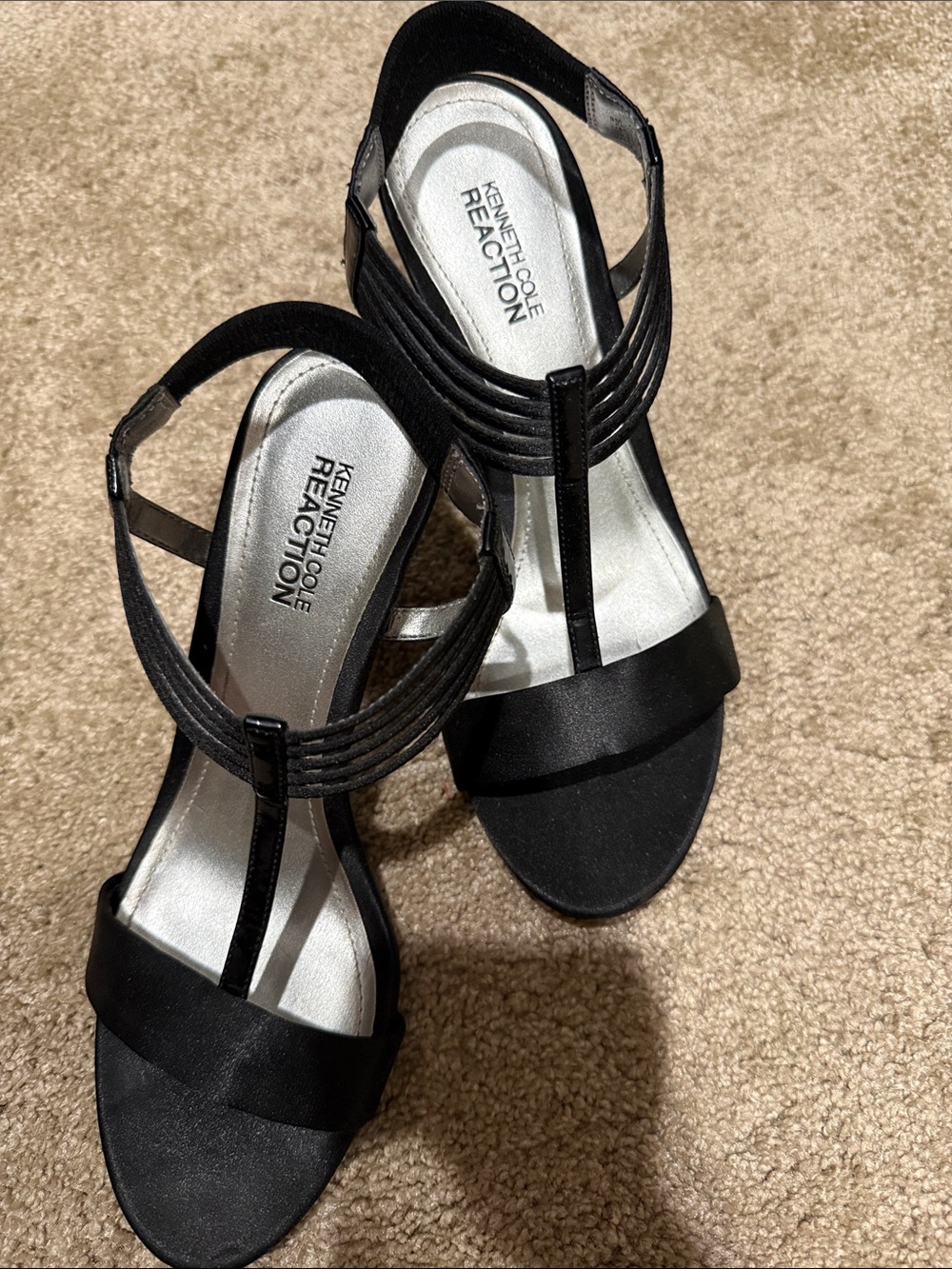 Kenneth Cole Reaction Black T-Strap Dress Sandals